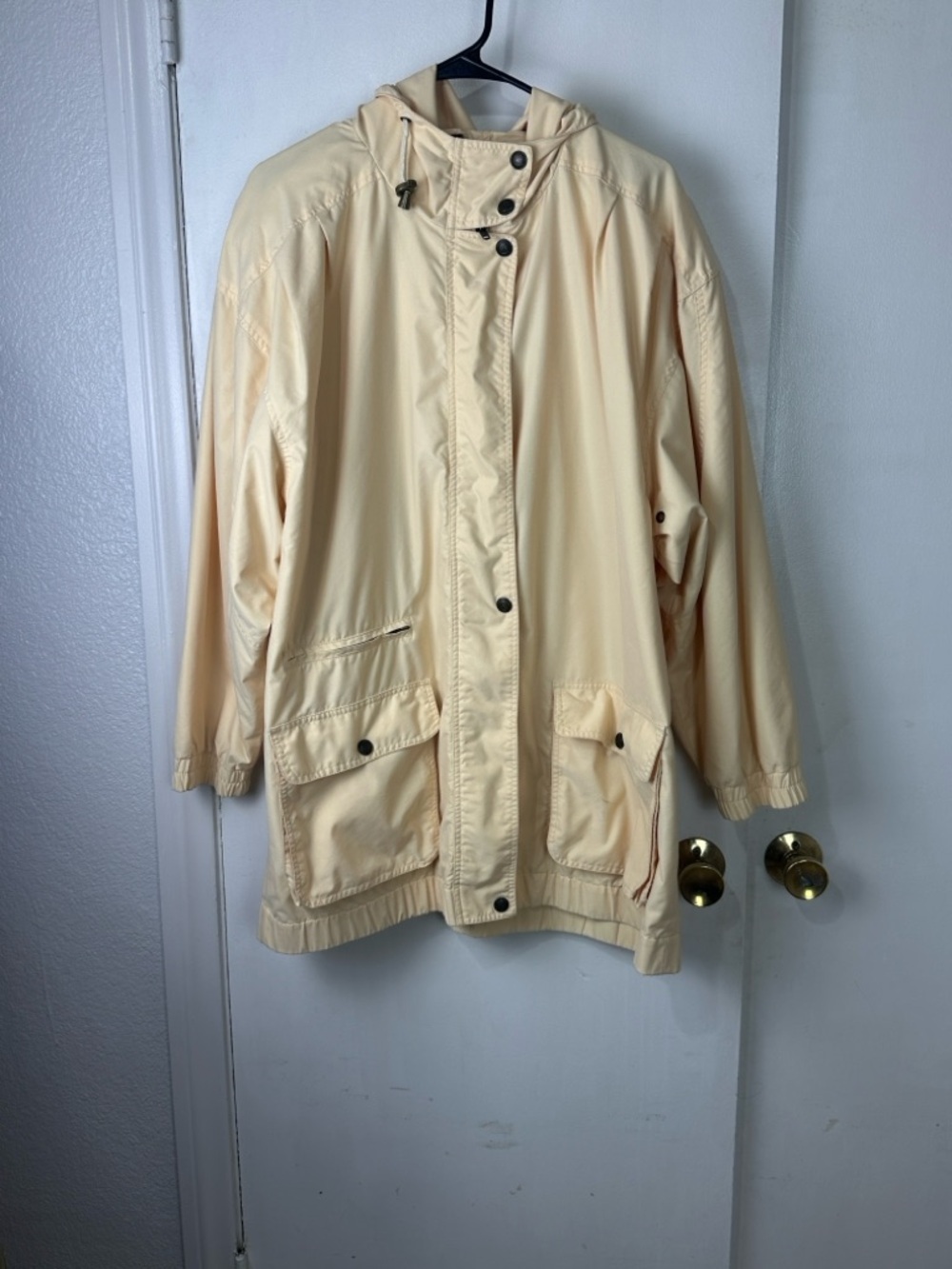 AEROS PASTEL YELLOW WOMANS VINTAGE WINDBREAKER